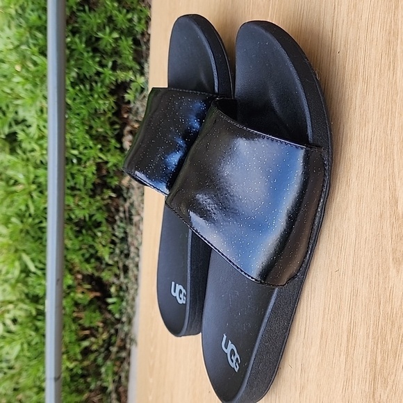 UGG Black Glitter Slides Comfortable Sandals Sn 1116688K Size 5 - Picture 3 of 8
